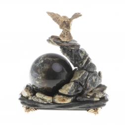 Композиция "Кречет на скале" с шаром змеевик бронза