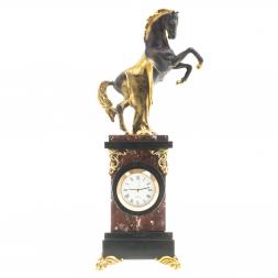 Настольные часы из бронзы &amp;quot;Конь на дыбах&amp;quot; камень креноид