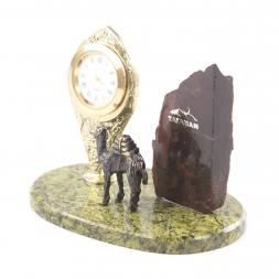 Сувенирные часы "Верблюд" бронза, камень змеевик, яшма