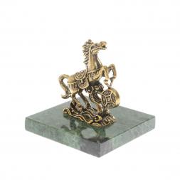 Статуэтка &amp;quot;Конь с монетой &amp;quot; из змеевика и бронзы 5,5х53,5х5,5 см