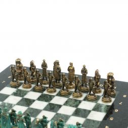 Шахматы &amp;quot;Рыцари&amp;quot; фигуры бронза / патина 28х28 см из змеевика и мрамора