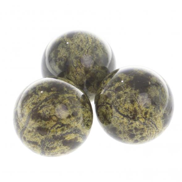 Шар из светлого змеевика 3,5 см 124394