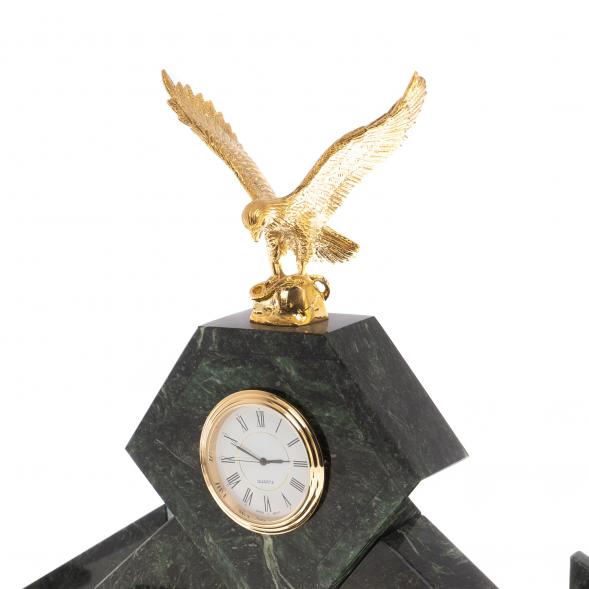 Настольный набор &amp;quot;Орел&amp;quot; из змеевика с бюваром и лотком А4 124313