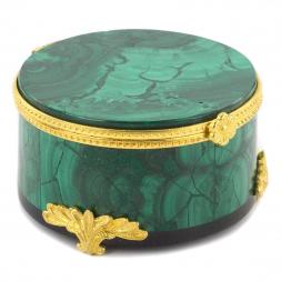 Шкатулка из малахита "Подарок" 6х6х3,5 см