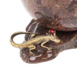 Композиция "Ящерица на скале" с шаром из креноида 8 см