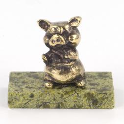 Статуэтка &amp;quot;Поросенок сидит №3&amp;quot; из бронзы и змеевика