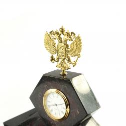 Письменный набор "Гербовый" из яшмы с настольным ковриком