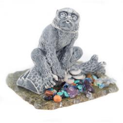 Сувенир из мрамолита "Обезьяна на бревне"