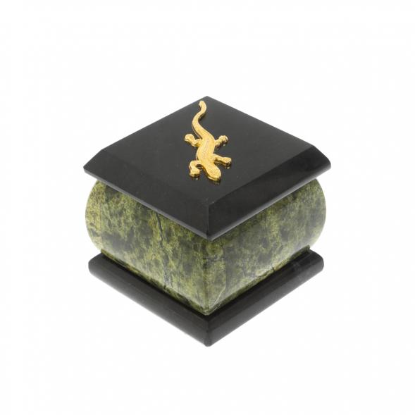 Шкатулка с ящерицей из змеевика 6х6х6,5 см 126206