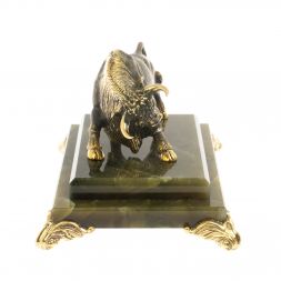 Бронзовая статуэтка "Бык" на подставке из камня нефрит цвет патина