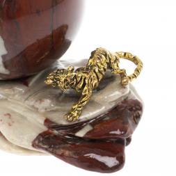 Композиция "Тигр на скале с шаром" камень креноид