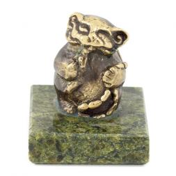 Статуэтка &amp;quot;Кот с сосиской&amp;quot; бронза змеевик