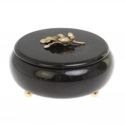 Шкатулка из черного змеевика &amp;quot;Желуди&amp;quot; 15х15х9 см