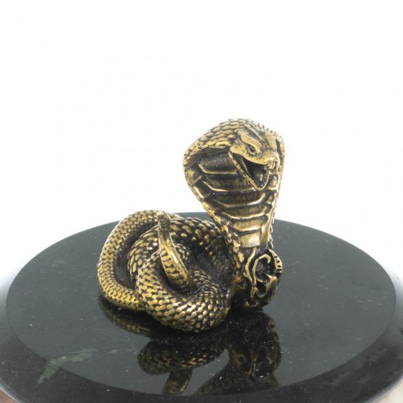 Шкатулка круглая «Кобра» из креноида 128075