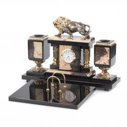 Настольный набор "Рычащий лев" из яшмы с бронзой