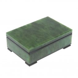 Каменная шкатулка из нефрита 11х7,5х4 см