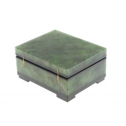 Шкатулка из нефрита 8,5х6,5х4,5 см