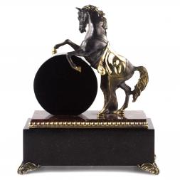 Часы со шкатулкой &amp;quot;Вздыбленный конь&amp;quot; бронза камень креноид