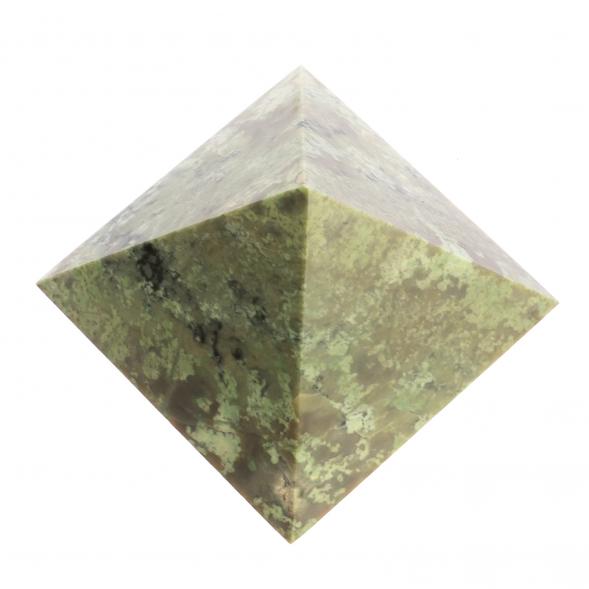 Пирамида из жадеита 7х7х5 см 124957