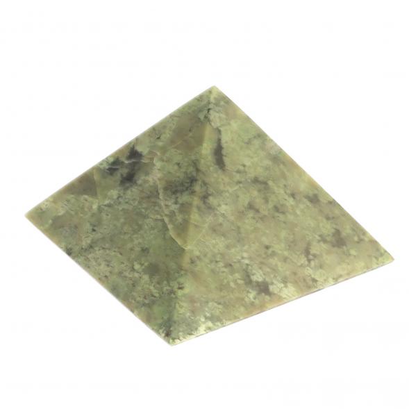 Пирамида из жадеита 6,5х6,5х4,5 см 124958