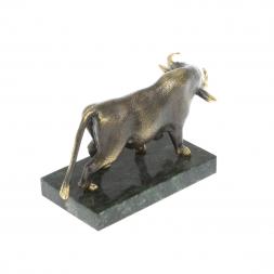 Бронзовая фигурка &amp;quot;Бык&amp;quot; на подставке из камня змеевик