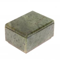 Шкатулка из нефрита 7,5х5,5х4 см