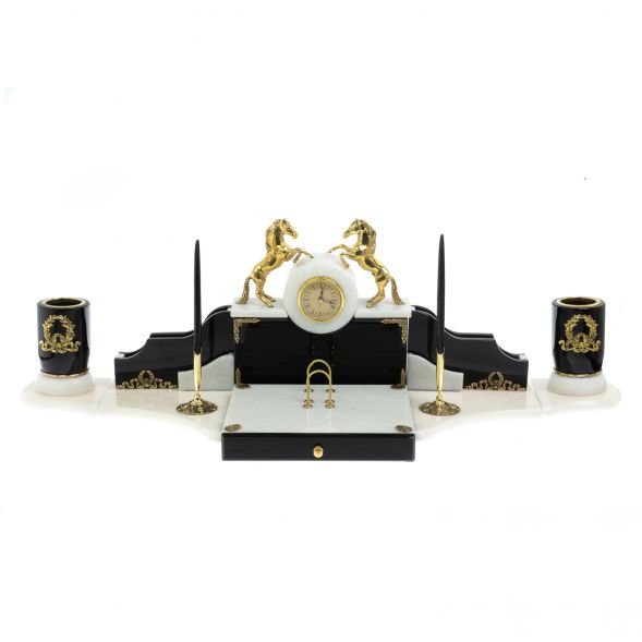 Настольный набор &amp;quot;Лошади на воле&amp;quot; из обсидиана и мрамора 129078