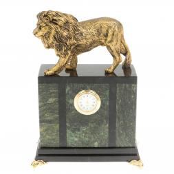 Настольные часы &amp;quot;Гордый лев&amp;quot; из шабровского змеевика