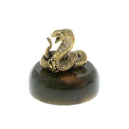 Статуэтка &amp;quot;Кобра&amp;quot; на подставке нефрит