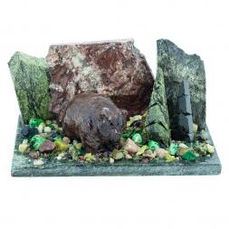 Сувенир "Мишка у ёлки" камень змеевик