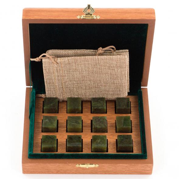 Подарочный набор камни для виски 12 кубиков из нефрита в деревянной коробке 120320