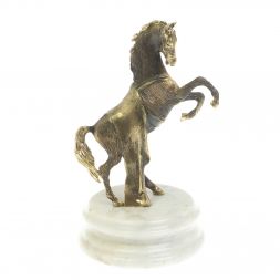 Статуэтка из бронзы "Конь с попоной" на подставке из мрамора