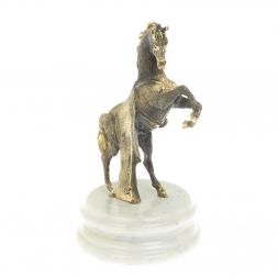 Статуэтка из бронзы "Конь с попоной" на подставке из мрамора