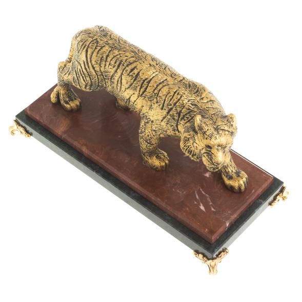 Статуэтка фигурка &amp;quot;Тигр на охоте&amp;quot; на подставке из камня лемезит 122241