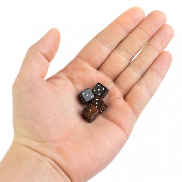 Кубики зарики 1 см коричневые и черные 4 шт 128492