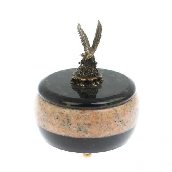 Шкатулка круглая &amp;quot;Орел&amp;quot; из розового мрамора и змеевика 10,5х10,5х13,5 см 129084