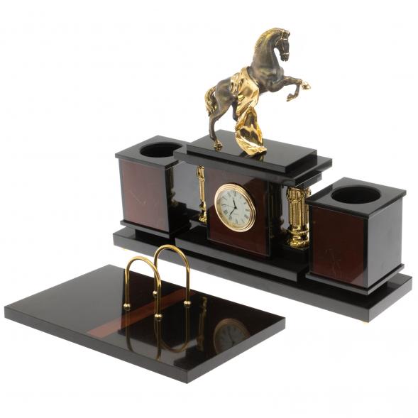 Настольный набор&amp;quot; Конь с попоной&amp;quot; из яшмы 129788