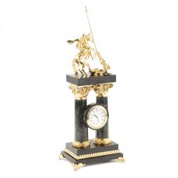 Интерьерные часы &amp;quot;Святой Георгий&amp;quot; на столбах  камень офиокальцит бронза