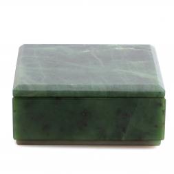 Шкатулка из саянского нефрита 10х10х4,2 см