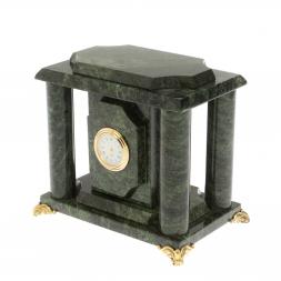 Часы из шабровского змеевика 17х12х17 см