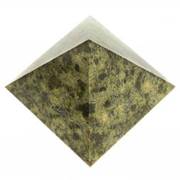 Пирамида 5,5х5,5х5 см камень змеевик