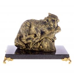 Фигурка &amp;quot;Тигр на бревне&amp;quot; на подставке из камня