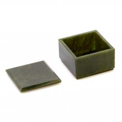 Шкатулка из нефрита 7х7х4,7 см