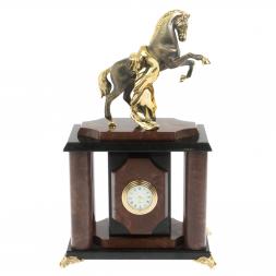 Часы &amp;quot;Конь с попоной&amp;quot; из лемезита
