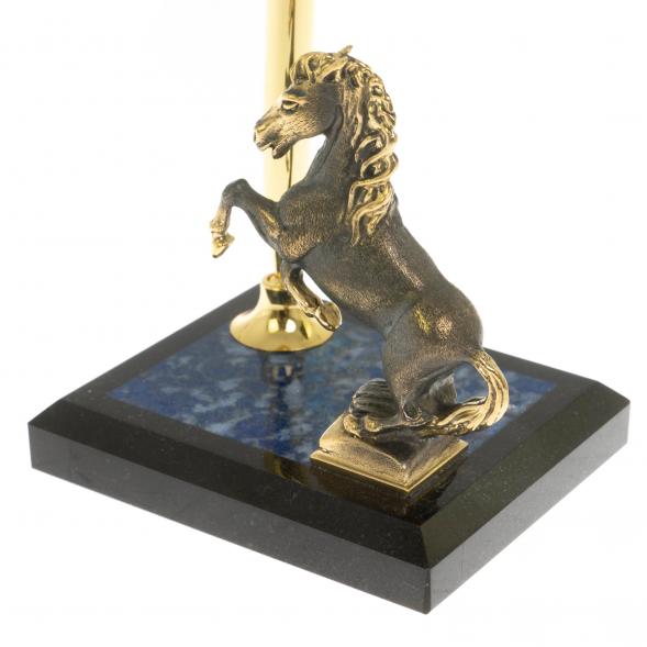 Подставка под ручку &amp;quot;Конь на дыбах&amp;quot; из камня лазурит 129525