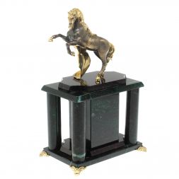 Часы &amp;quot;Конь с попоной&amp;quot; из шабровского змеевика