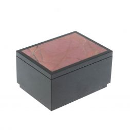 Шкатулка из родонита и долерита 9х7,5х5,3 см