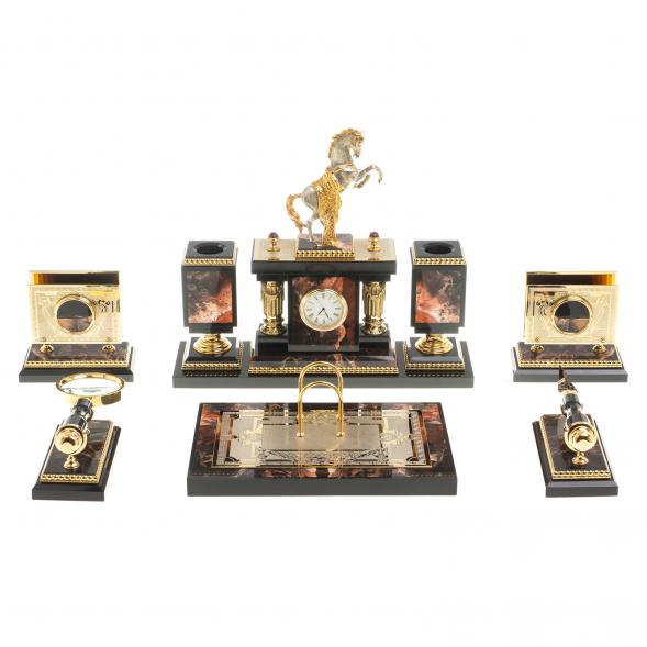 Настольный набор из яшмы &amp;quot;Конь на дыбах&amp;quot; Златоуст 123313