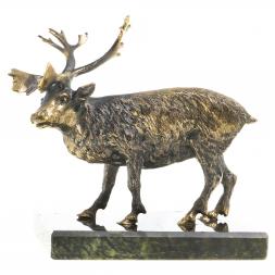 Бронзовая статуэтка &amp;quot;Северный олень&amp;quot; на подставке из камня змеевик