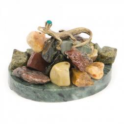 Сувенир &amp;quot;Ящерица на горке&amp;quot; из камня и бронзы